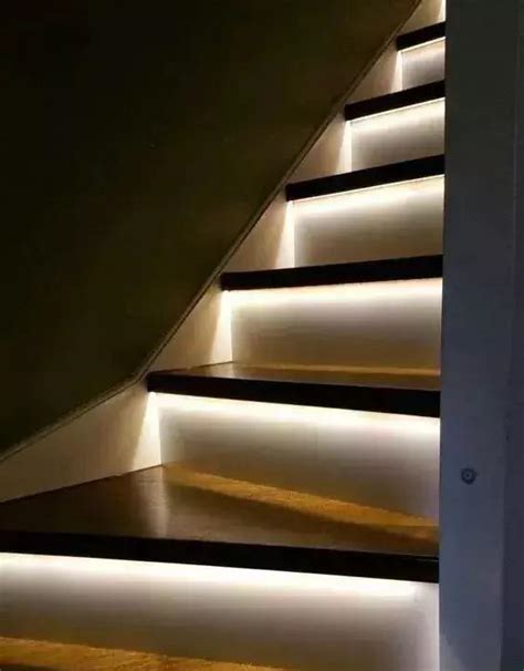 1英尺 樓梯燈飾